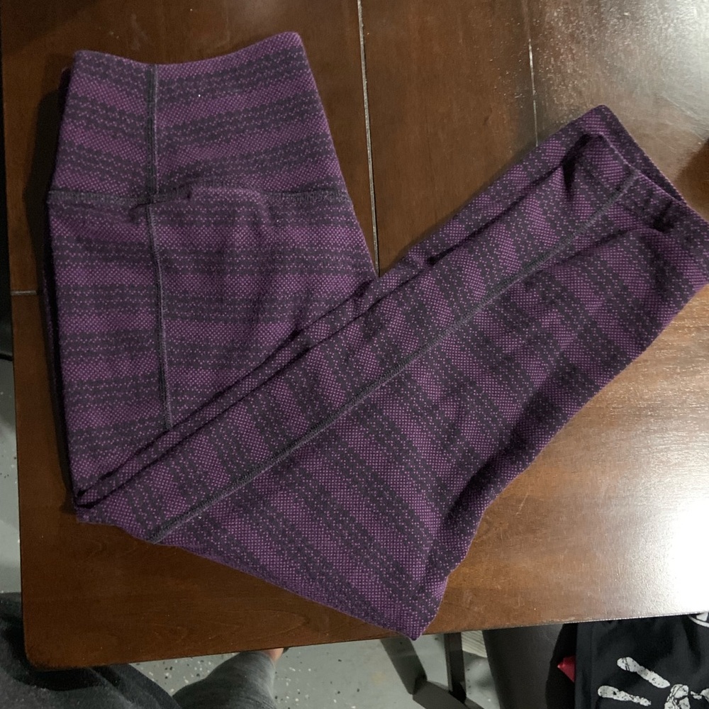 Nike dri-fit Capri pants. Mid calf. Mid rise.